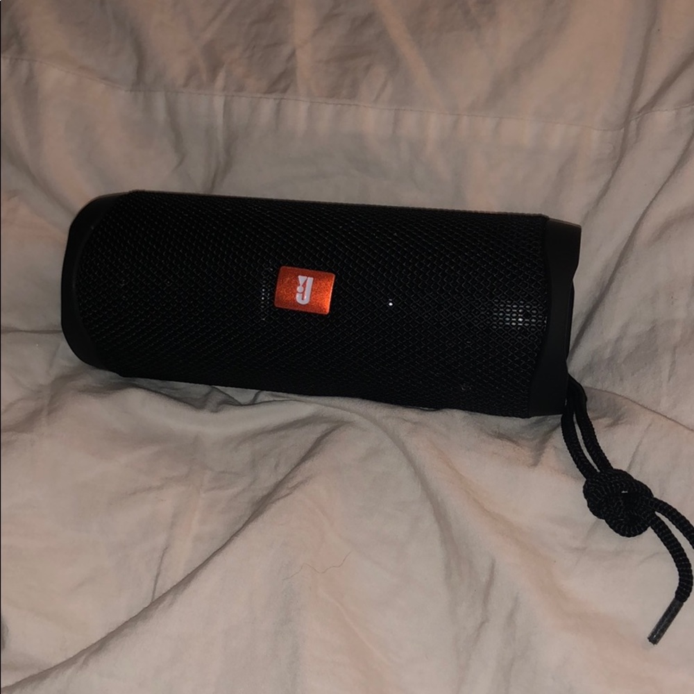 JBL Speaker alike Black